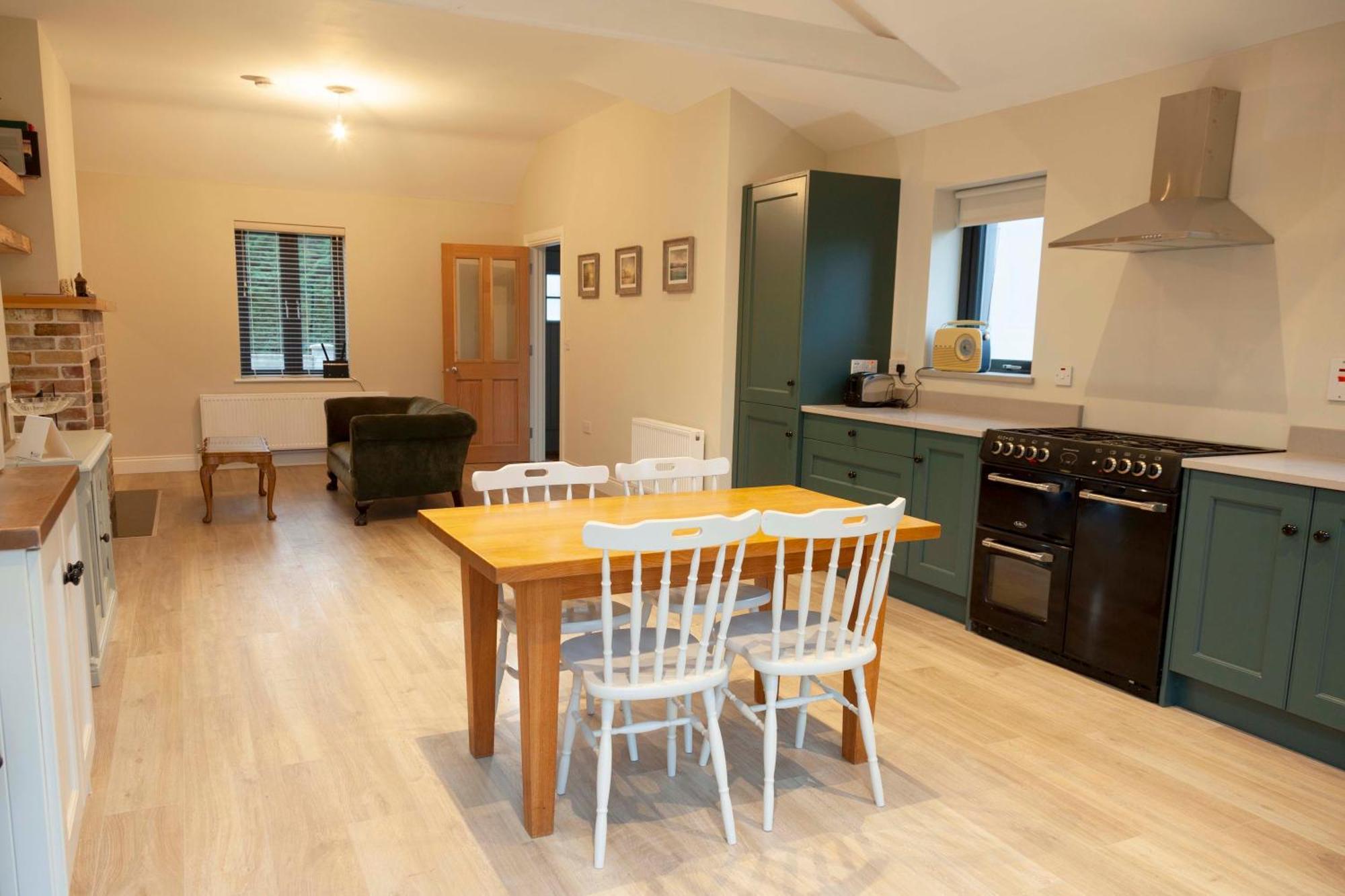 Lavender Cottage - 2 Bedroom Home ニューブリッジ エクステリア 写真
